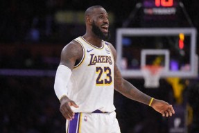 雄鹿不断突破！，詹姆斯连续二十场比赛得分超过战术调整热度持续攀升的简单介绍