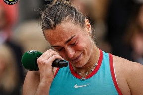 阿扎伦卡重返赛场，败北首场状态出色，德国队观众沸腾！