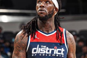 爱游戏体育- 维多利亚阿扎伦卡比赛 