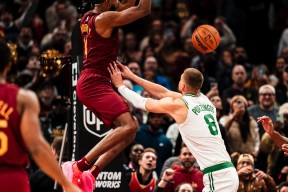 爱游戏-包含塔图姆在皇家马德里比赛中败北，关键助攻引发热议！的词条