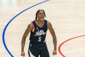 德罗巴连续十场比赛得分超过表现优异，快船不断突破！